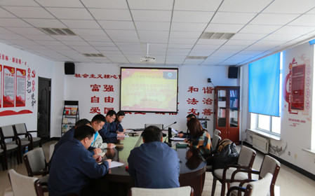 標(biāo)題：華德牧草公司黨委召開2023年第四季度理論中心組學(xué)習(xí)會暨“開拓進(jìn)取、揚長補短、 提升質(zhì)量、促進(jìn)發(fā)展”大討論
瀏覽次數(shù)：833
發(fā)表時間：2023-12-20