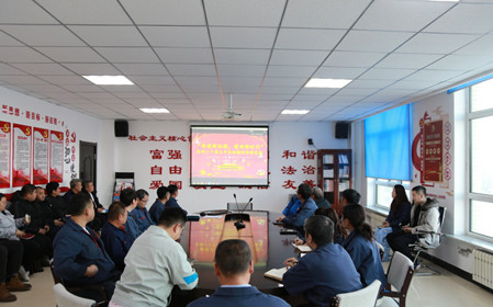 標(biāo)題：華德牧草公司黨委書記講授黨的二十屆三中全會(huì)精神專題黨課
瀏覽次數(shù)：1271
發(fā)表時(shí)間：2024-12-16