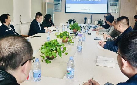 標(biāo)題：研究中心召開2025年工作推進(jìn)會暨中央八項規(guī)定精神學(xué)習(xí)會議
瀏覽次數(shù)：1787
發(fā)表時間：2025-04-15